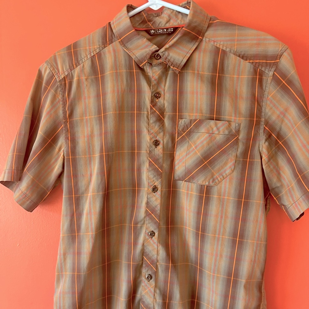 Arc’teryx button down shirt. Medium. Excellent condition